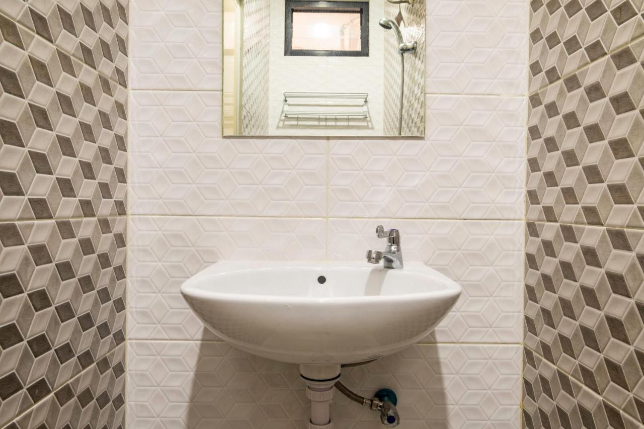 Oyo Life 2673 Rosewood Residence 카라왕 외부 사진